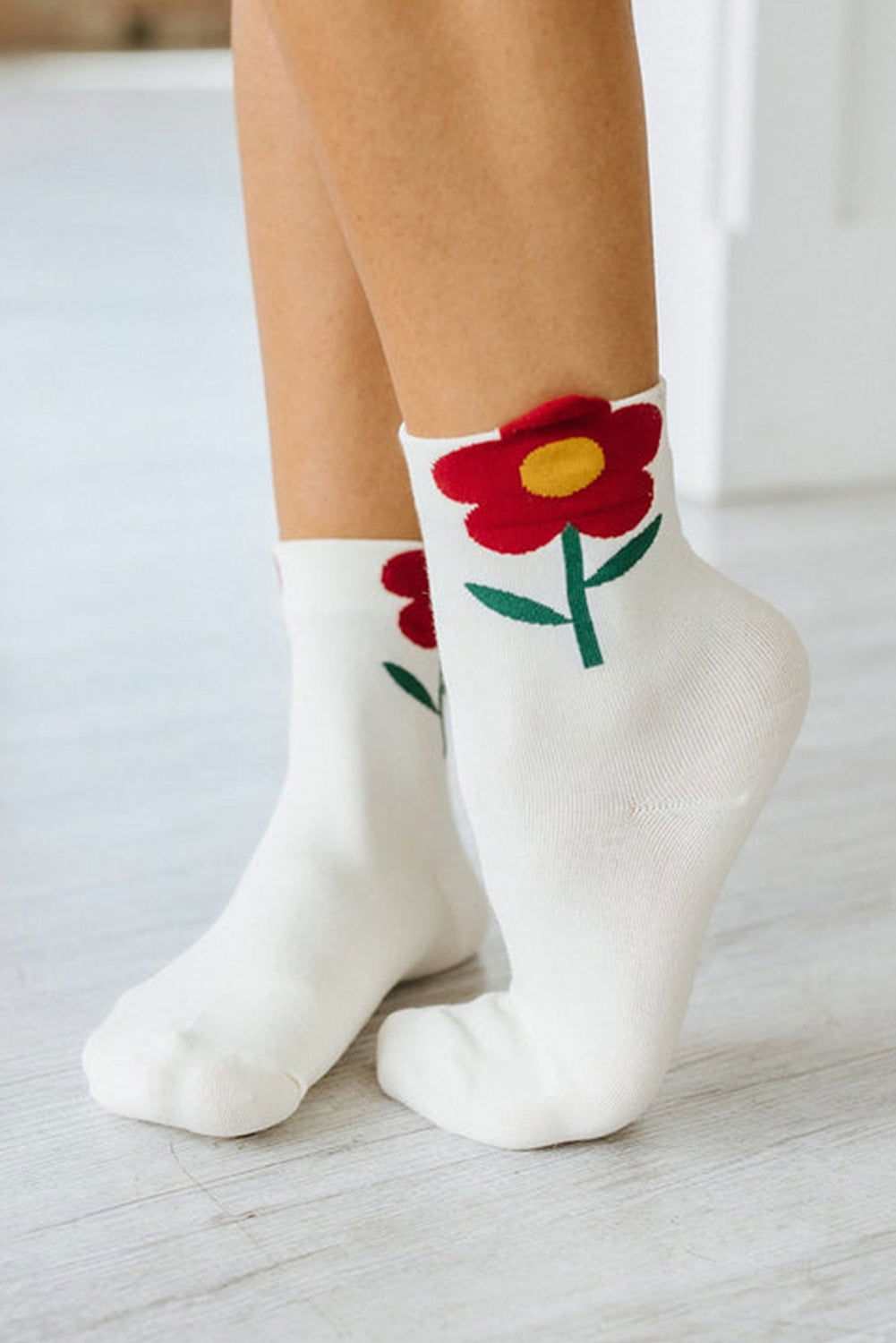 White Cute Flower Cotton Ankle Socks 