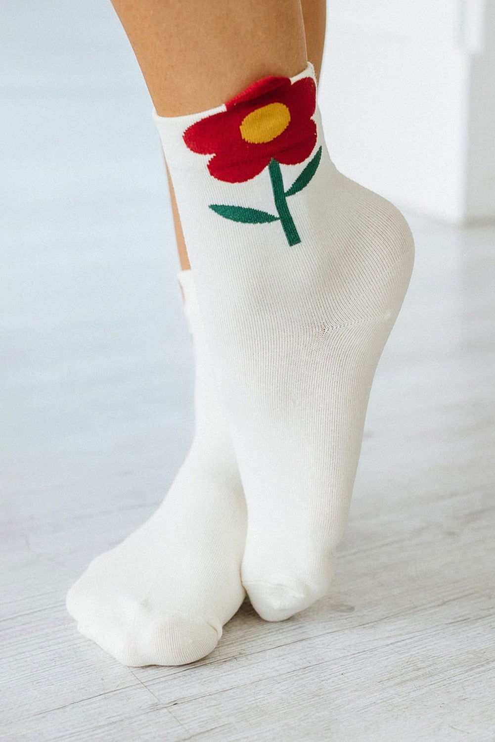 White Cute Flower Cotton Ankle Socks 