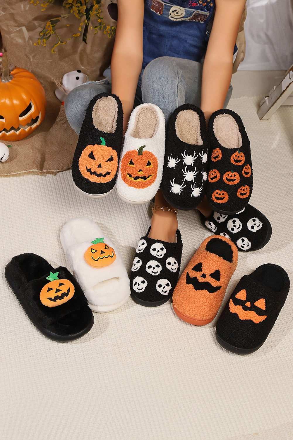 White Halloween Pumpkin Print Plush Slippers 