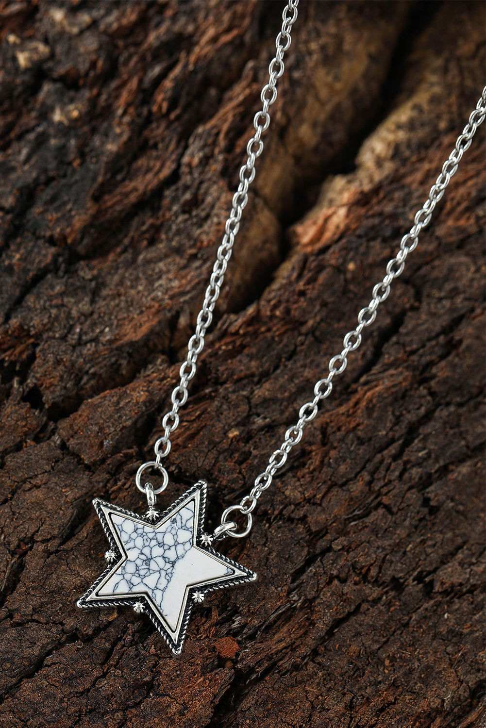 White Star Shape Pendant Chain Necklace 