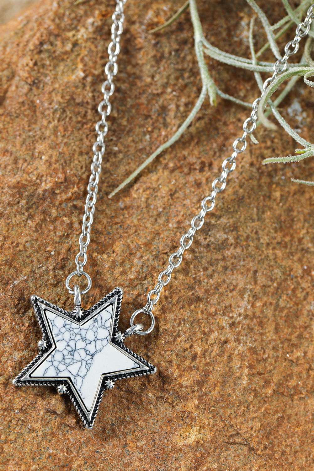 White Star Shape Pendant Chain Necklace 