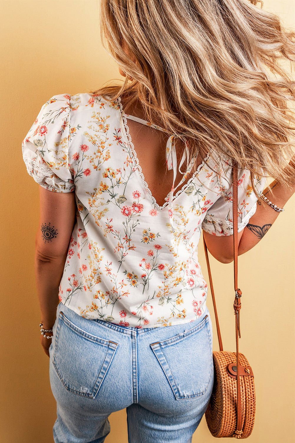 Beige Boho Floral Lace Trim Short Sleeve Blouse - Vesteeto