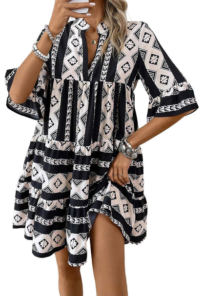 Black Abstract Print Bell Sleeve V Neck Boho Dress - Vesteeto