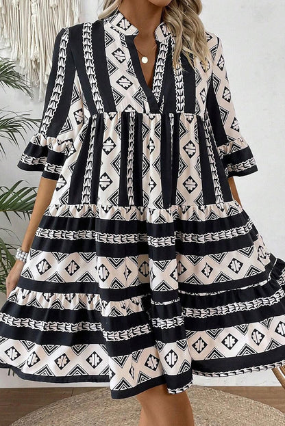 Black Abstract Print Bell Sleeve V Neck Boho Dress - Vesteeto