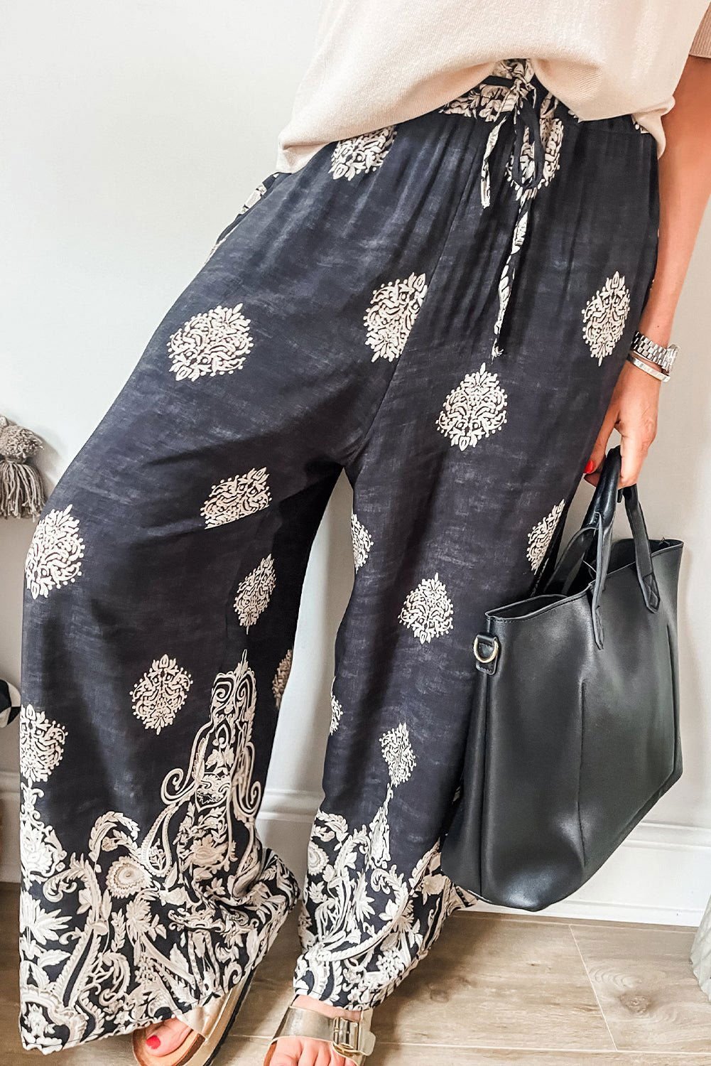 Black Bohemian Print Drawstring Waist Wide Leg Pants - Vesteeto