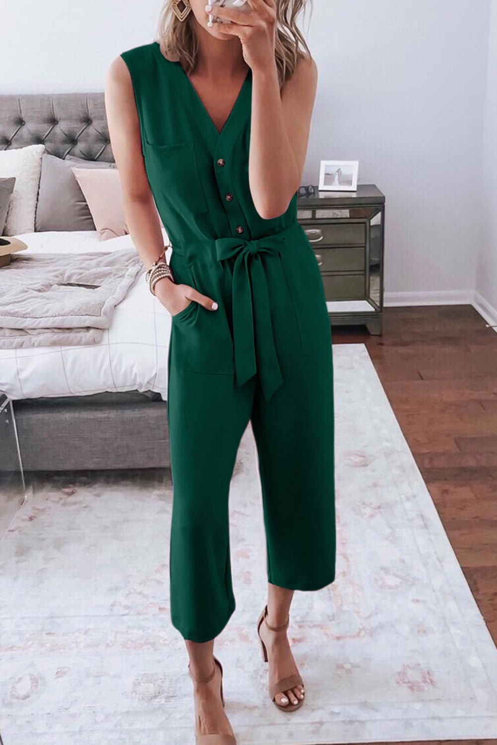 Black Buttoned Sleeveless Cropped Jumpsuit With Sash - Vesteeto