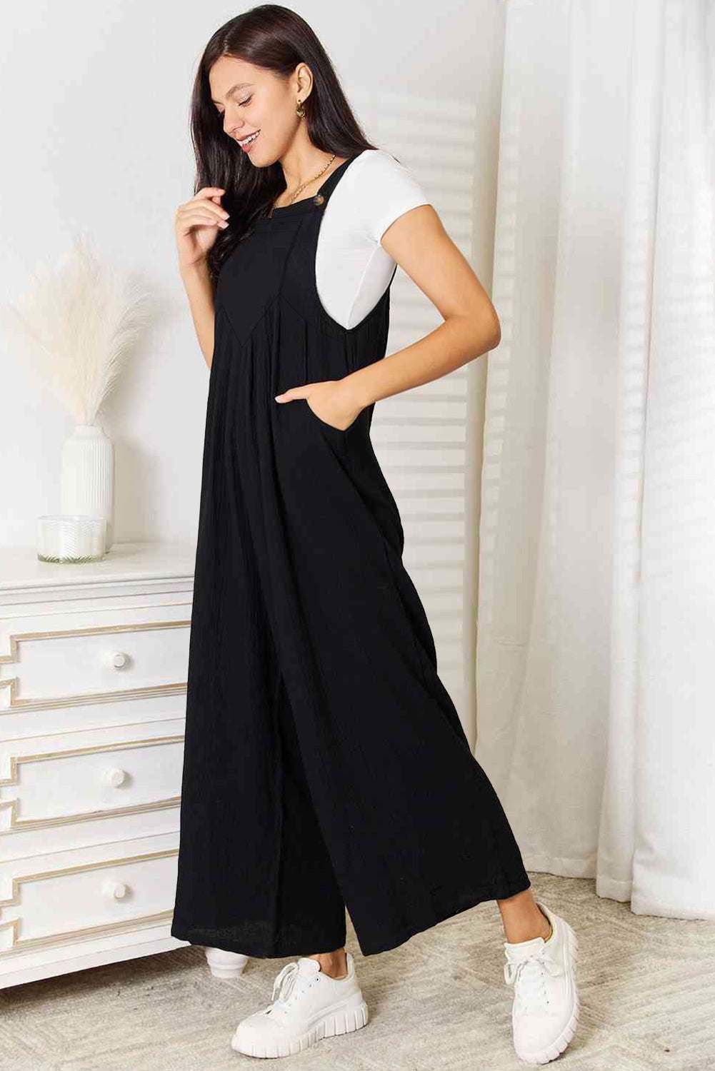 Black Buttoned Straps Crinkle Wide Leg Pocketed Overalls - Vesteeto