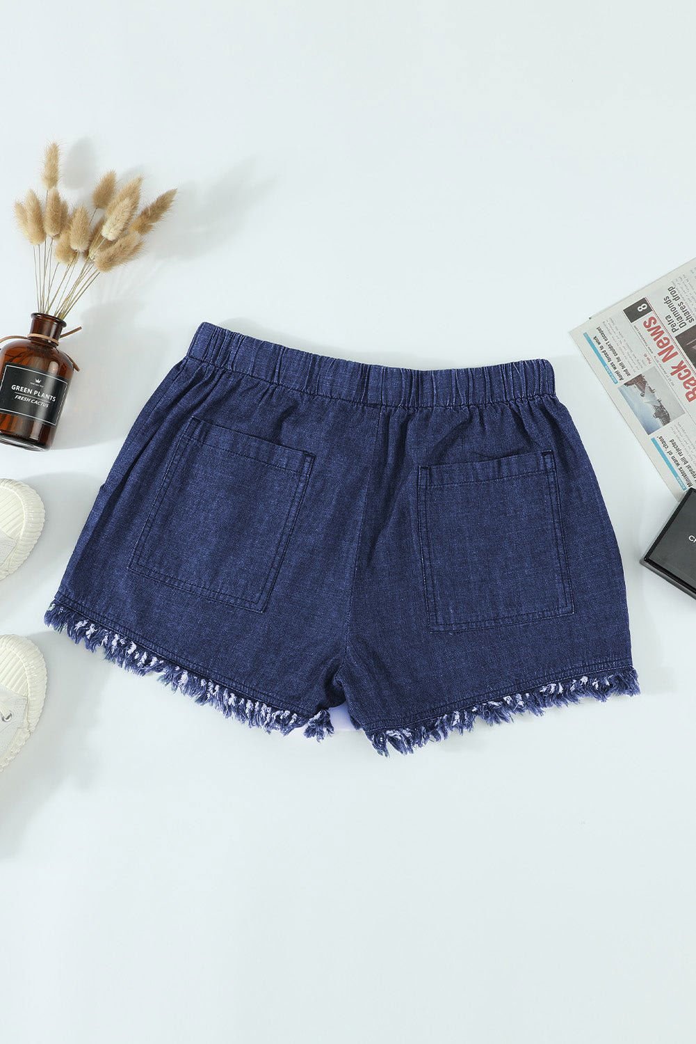 Black Casual Drawstring Pocketed Frayed Hem Denim Shorts - Vesteeto