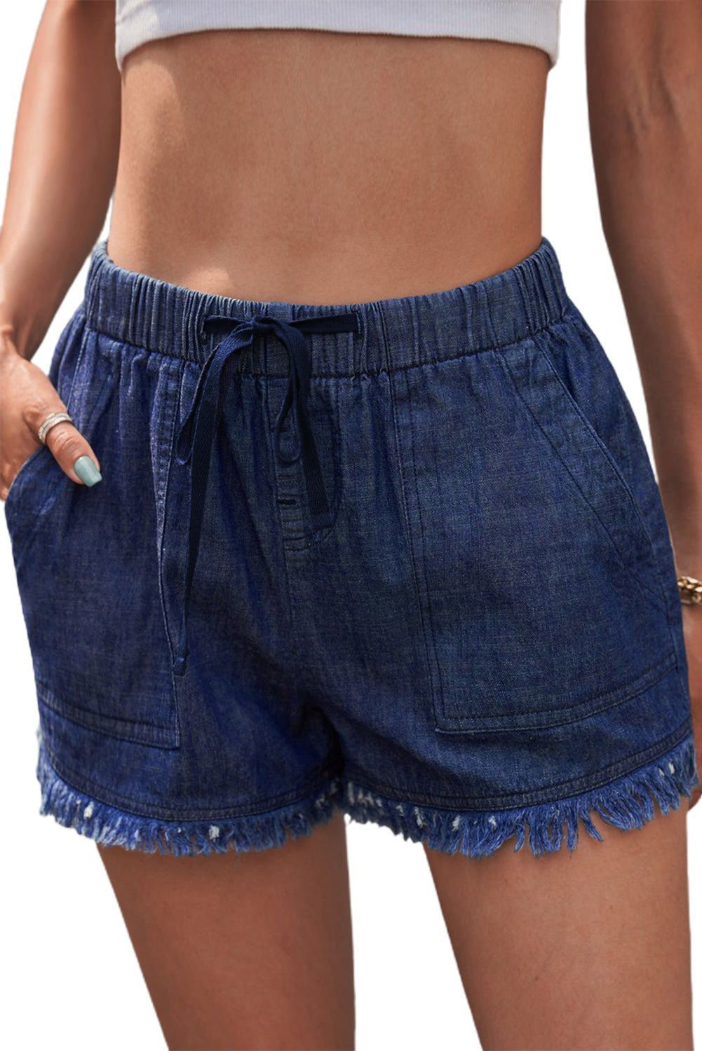 Black Casual Drawstring Pocketed Frayed Hem Denim Shorts - Vesteeto