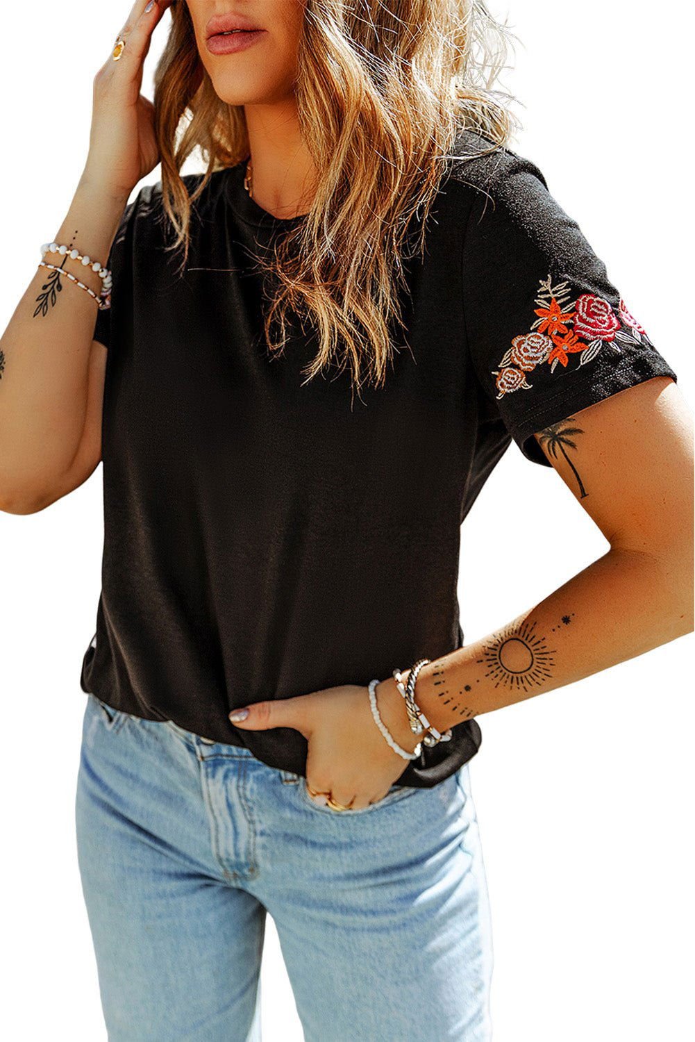 Black Casual Floral Embroidered Round Neck T Shirt - Vesteeto