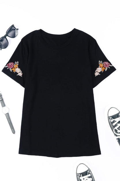 Black Casual Floral Embroidered Round Neck T Shirt - Vesteeto