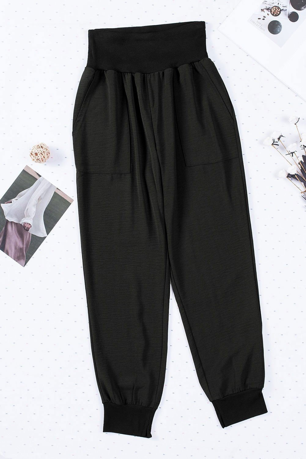 Black Casual Pocketed Tapered Elastic Waist Joggers - Vesteeto