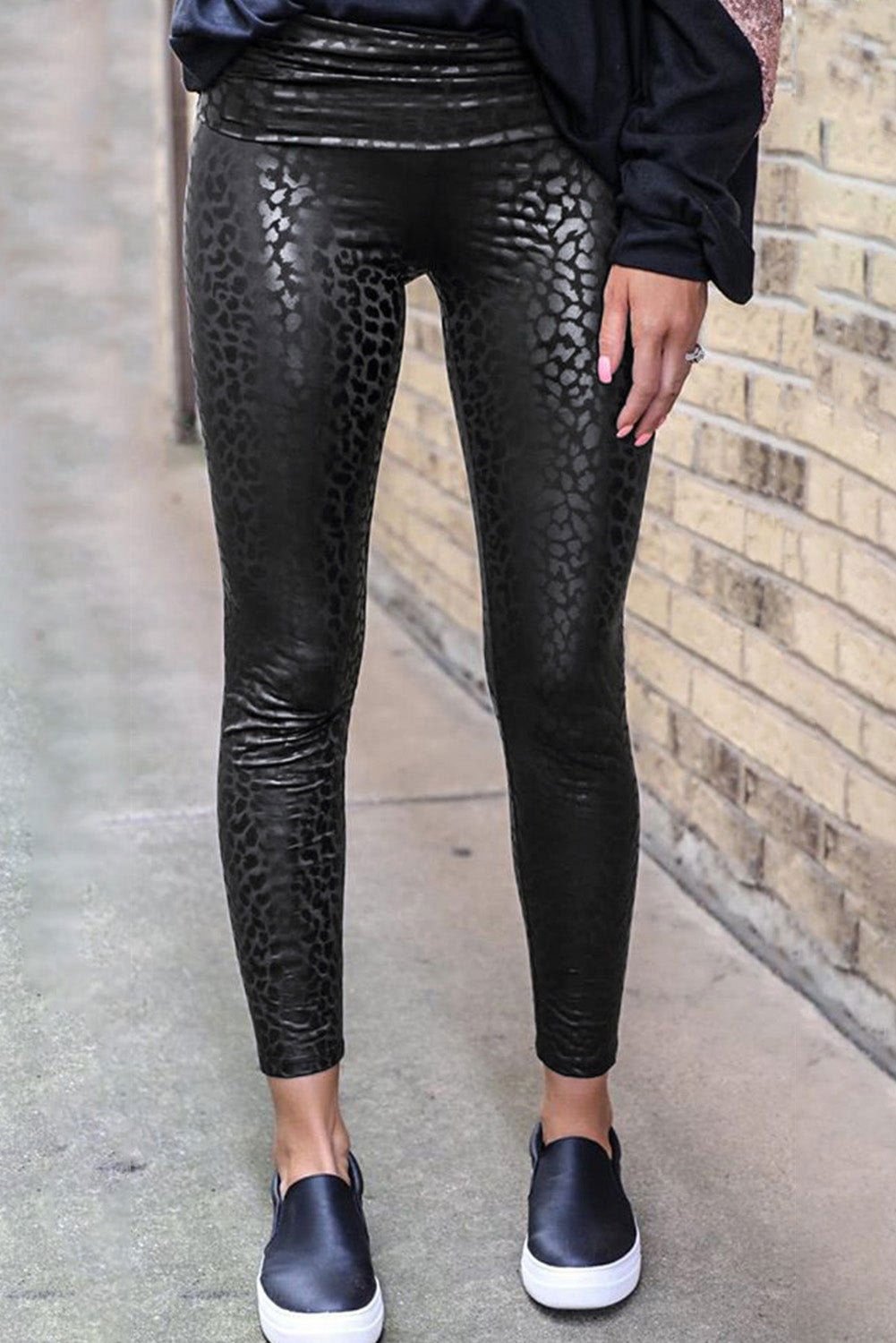 Black Casual Shiny Leopard Print Cropped Leggings - Vesteeto