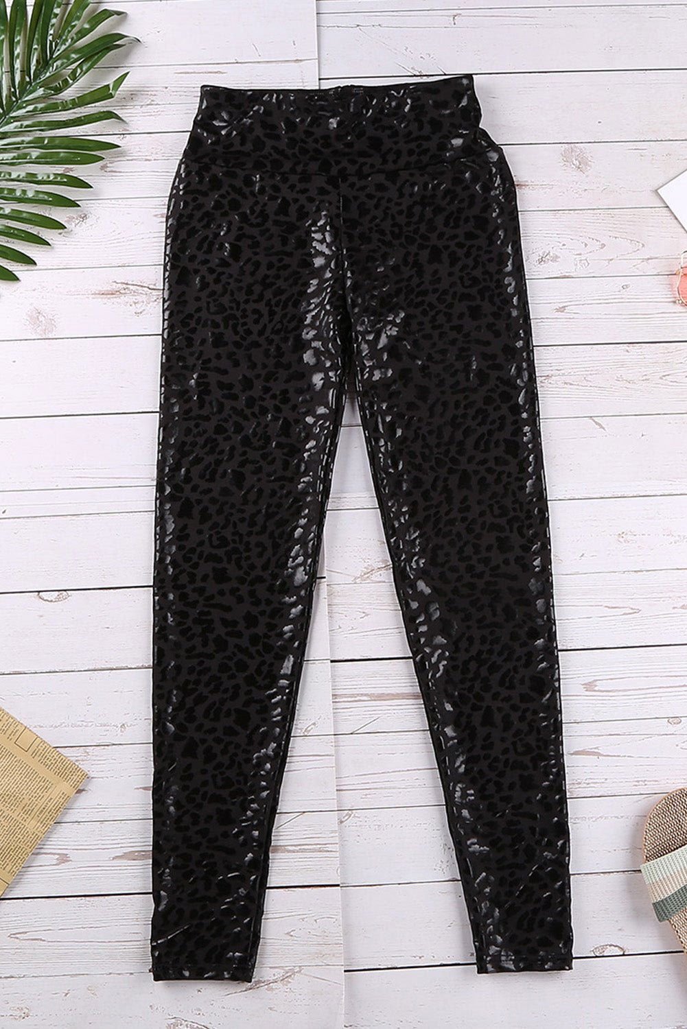 Black Casual Shiny Leopard Print Cropped Leggings - Vesteeto