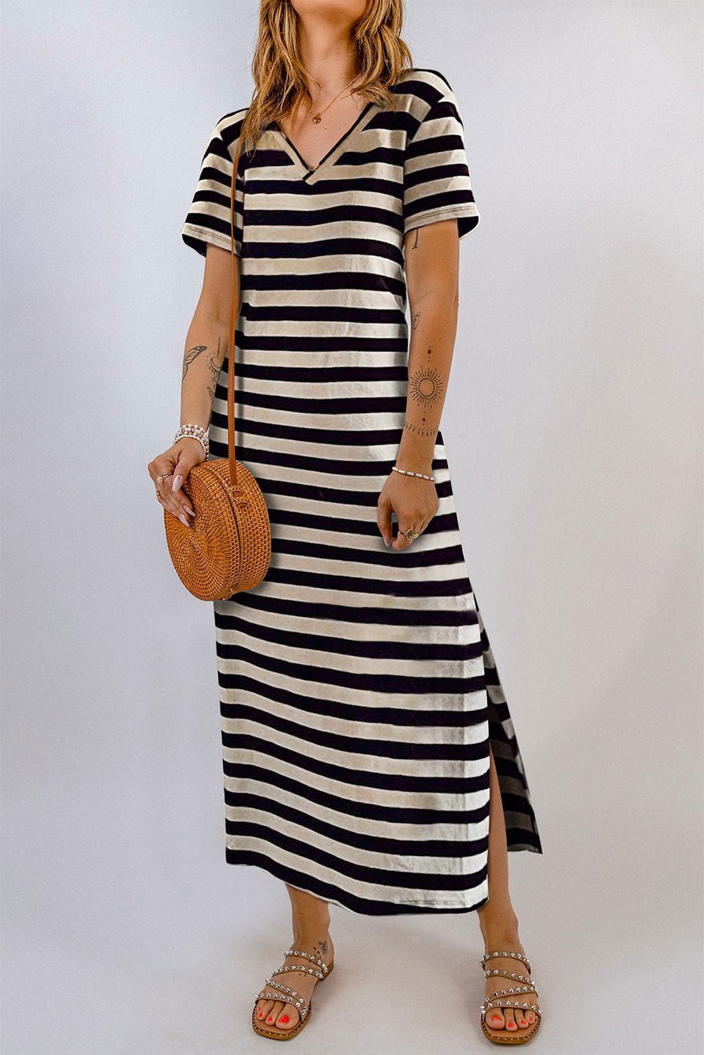 Black Casual Striped Print V Neck Side Split Maxi Dress - Vesteeto