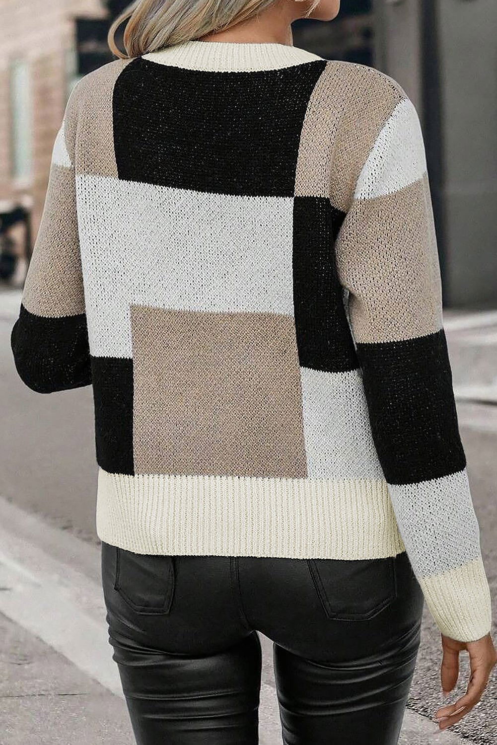 Black Checkered Colorblock Round Neck Knit Sweater - Vesteeto