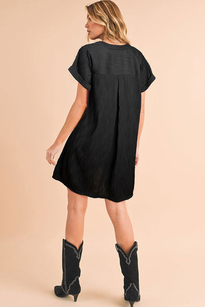 Black Crinkled Short Sleeve V Neck Flowy Dress - Vesteeto