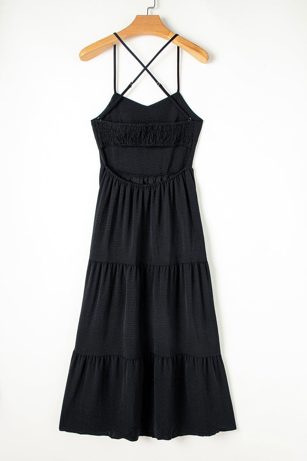 Black Crossover Backless Bodice Tiered Maxi Dress - Vesteeto