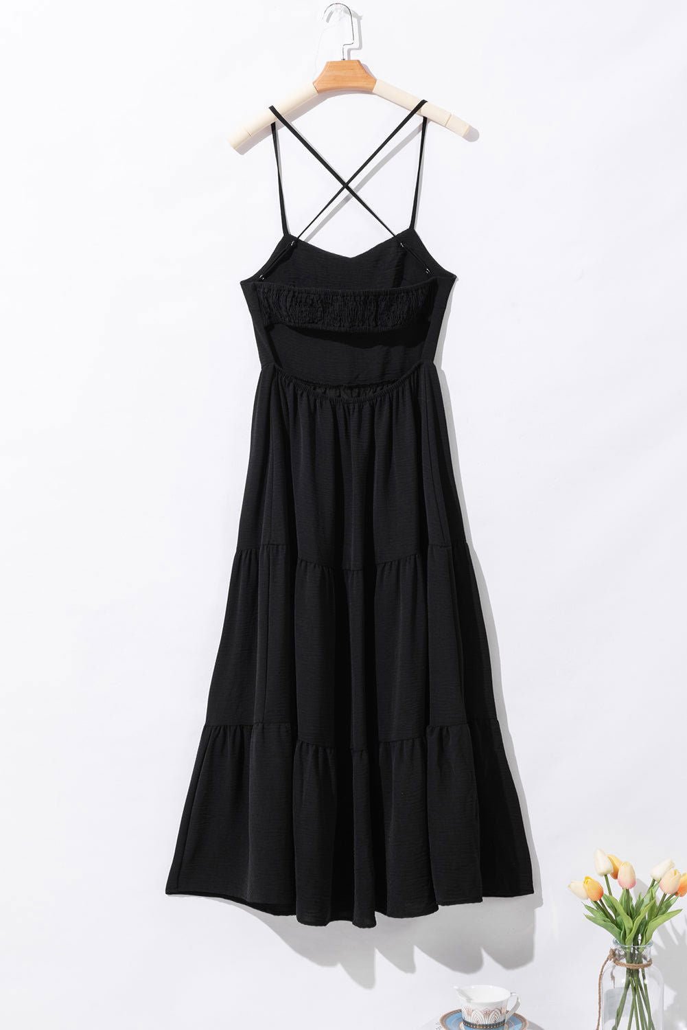 Black Crossover Backless Bodice Tiered Maxi Dress - Vesteeto