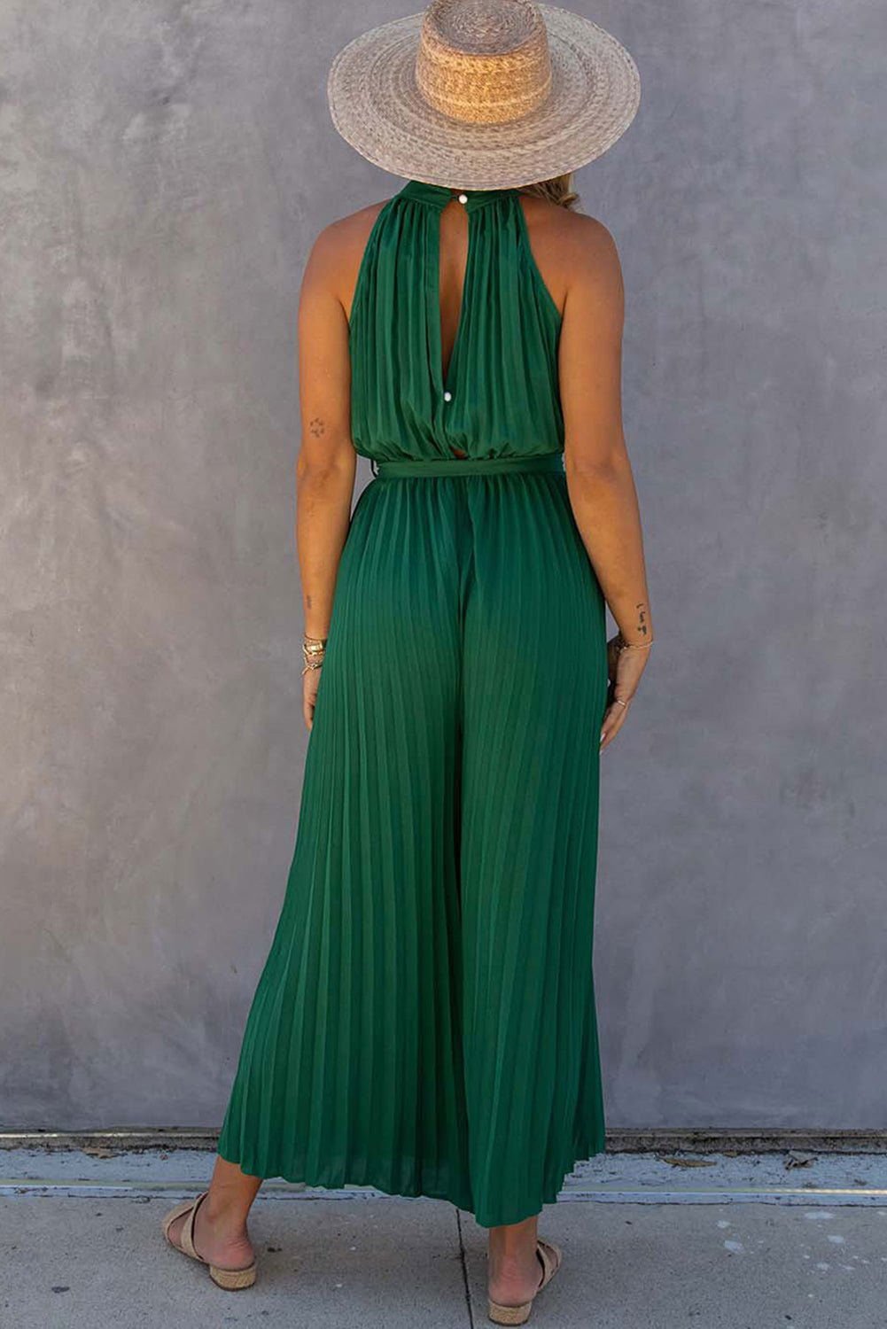 Black Elegant Halter Neck Belted Pleated Wide Leg Jumpsuit - Vesteeto