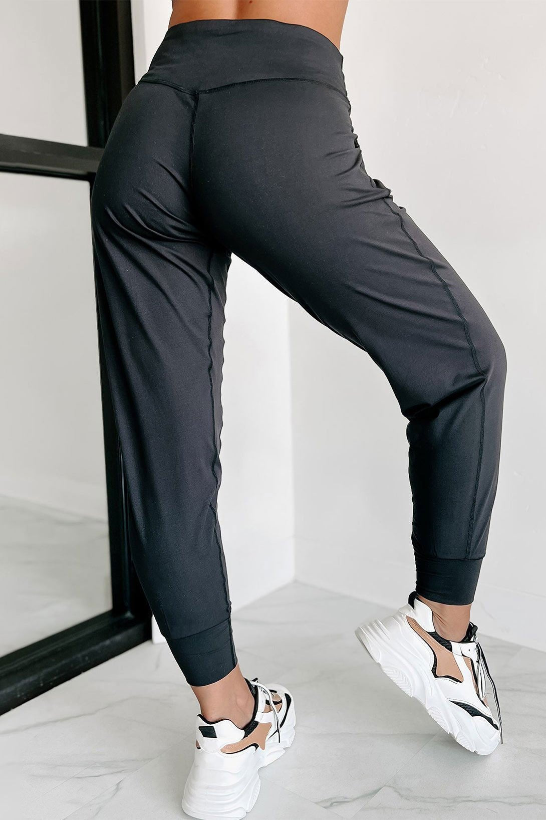 Black Exposed Seam High Waist Pocketed Joggers - Vesteeto