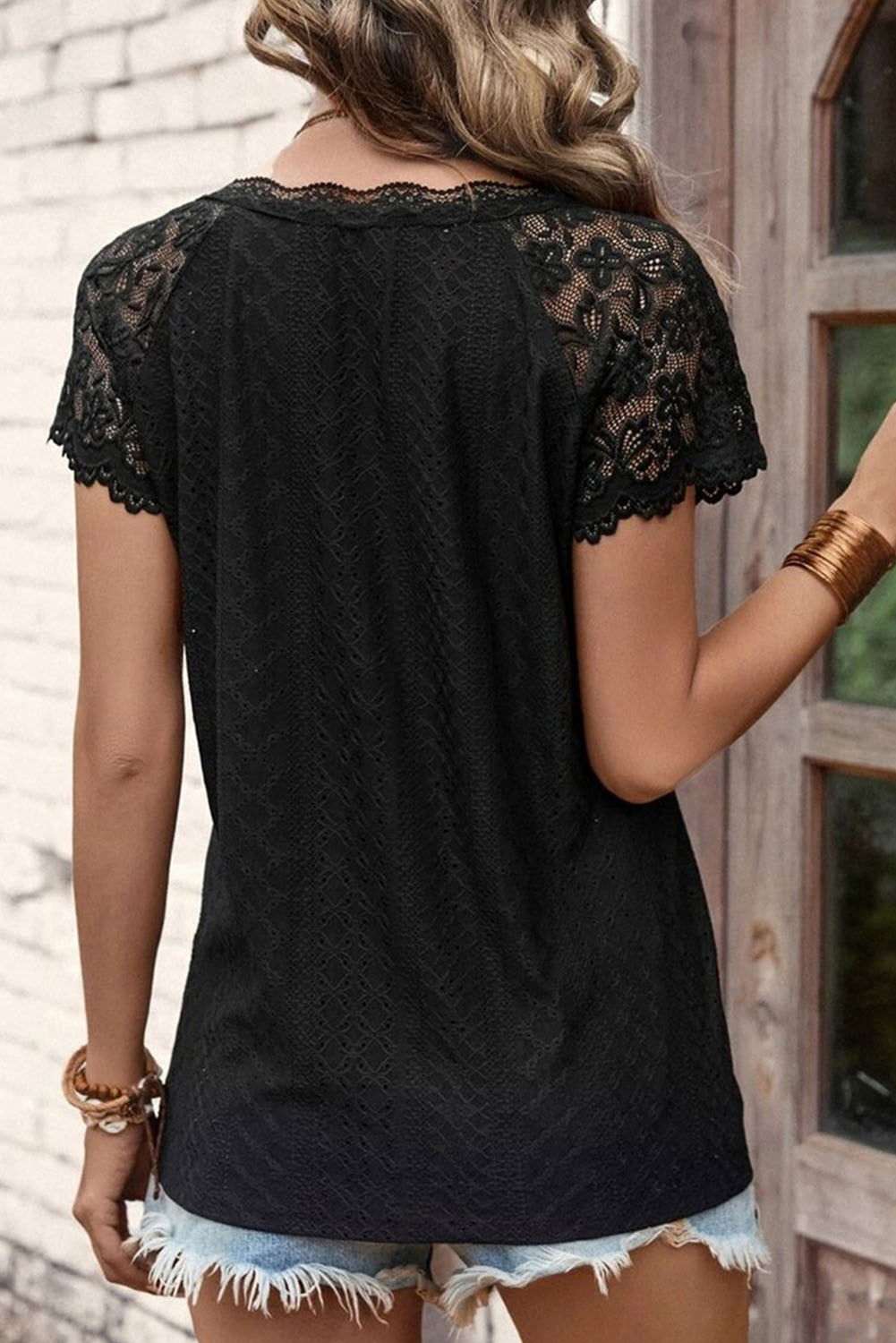 Black Lace Scalloped V - Neck Short Sleeve Top - Vesteeto