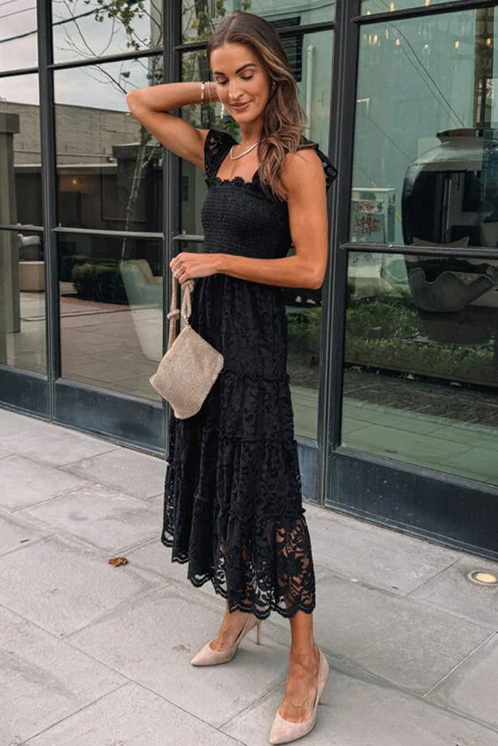 Black Lace Smocked Bodice Sleeveless Midi Dress - Vesteeto