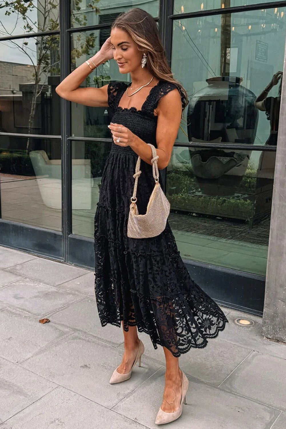 Black Lace Smocked Bodice Sleeveless Midi Dress - Vesteeto