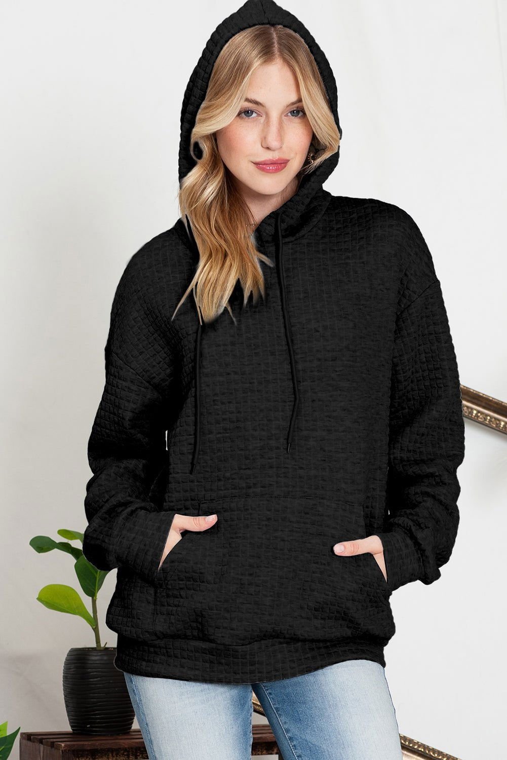 Black Lattice Textured Kangaroo Pocket Drawstring Hoodie - Vesteeto