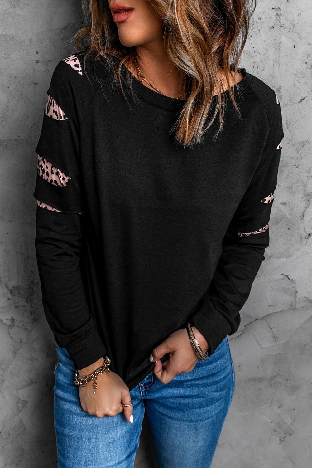 Black Leopard Print Distressed Raglan Sleeve Graphic Sweatshirt - Vesteeto