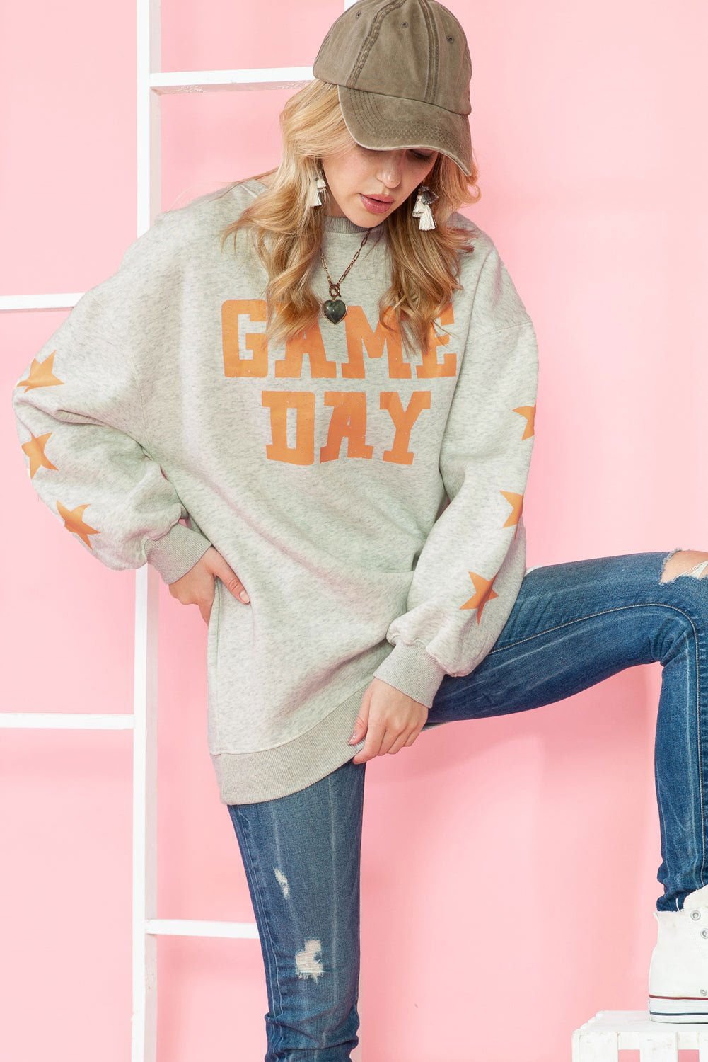 Black Lettering Game Day Print Star Sleeve Sweatshirt - Vesteeto