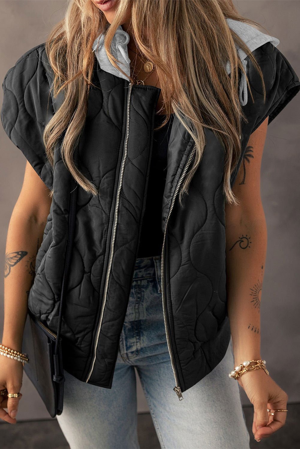 Black Quilted Drawstring Hooded Zip Up Puffer Vest - Vesteeto