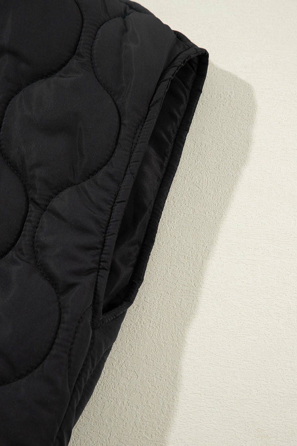 Black Quilted Drawstring Hooded Zip Up Puffer Vest - Vesteeto