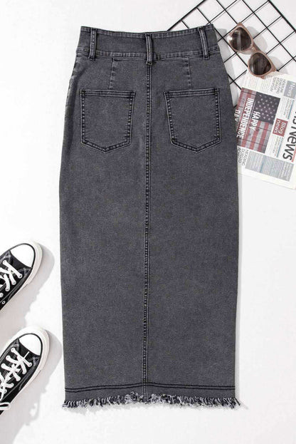 Black Raw Edge Side Slits Buttoned Midi Denim Skirt - Vesteeto