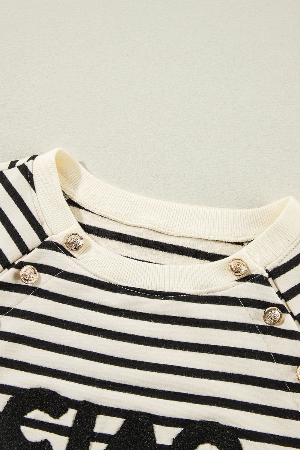 Black Stripe CIAO AMORE Graphic Buttoned Sweatshirt - Vesteeto