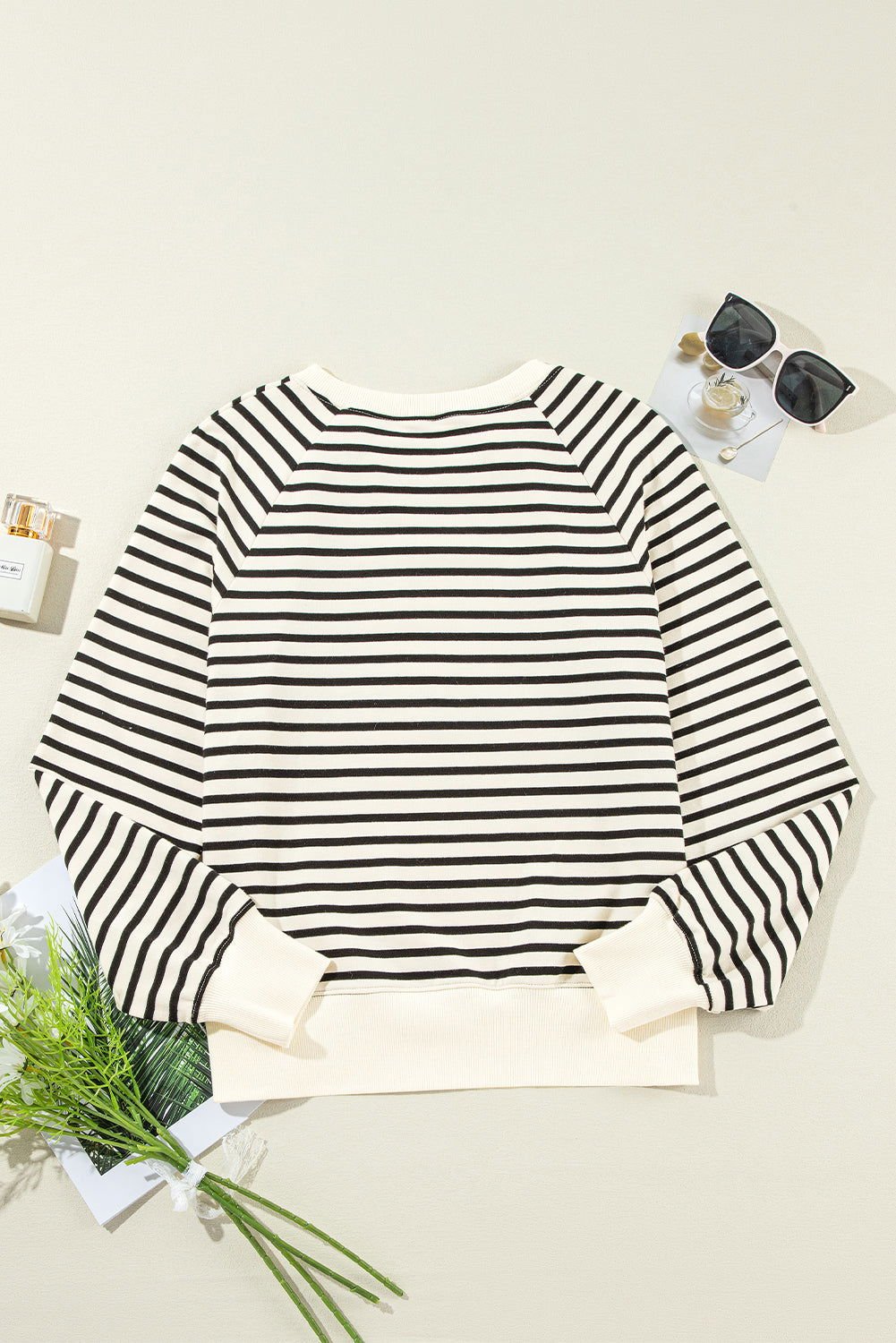 Black Stripe CIAO AMORE Graphic Buttoned Sweatshirt - Vesteeto