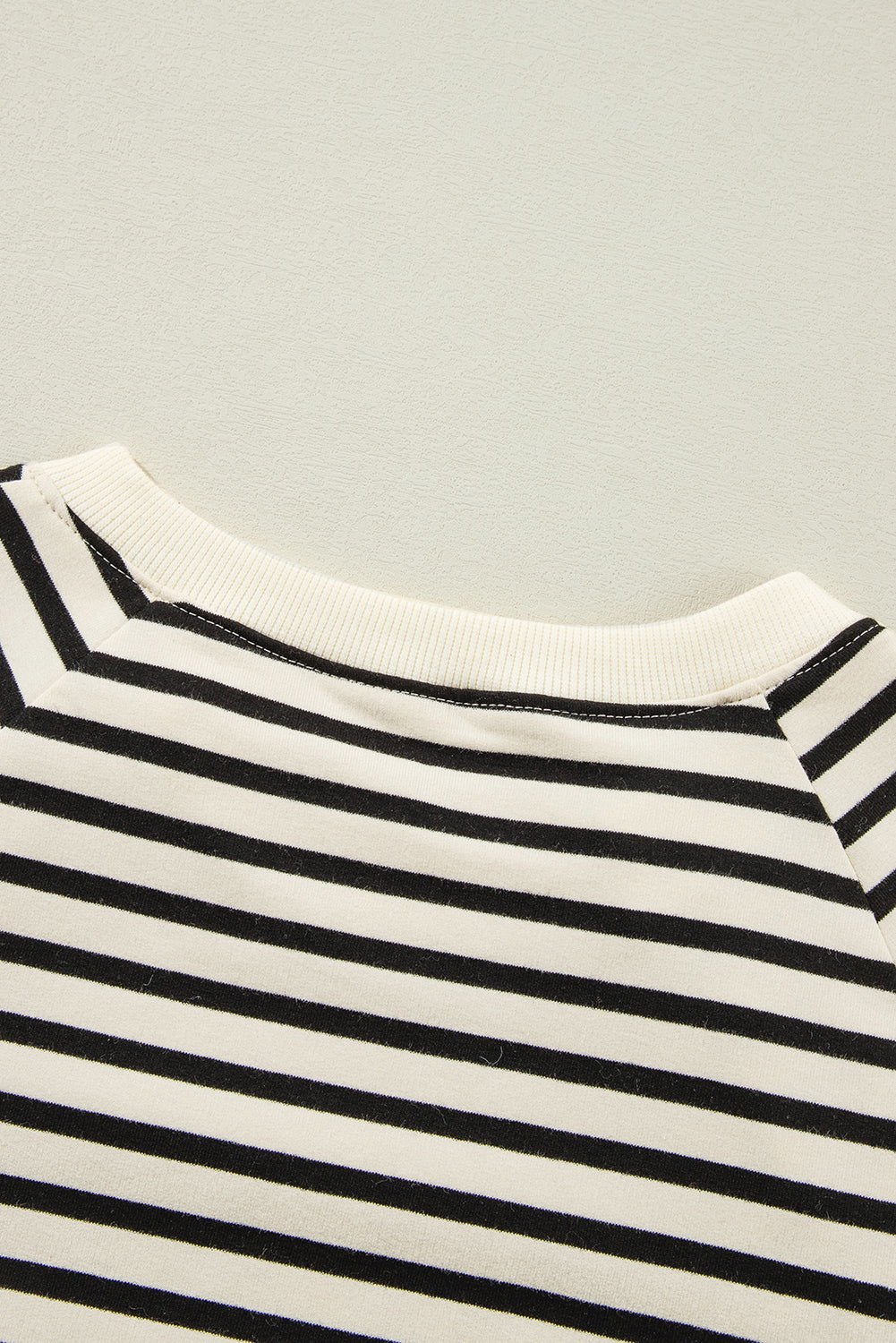 Black Stripe CIAO AMORE Graphic Buttoned Sweatshirt - Vesteeto