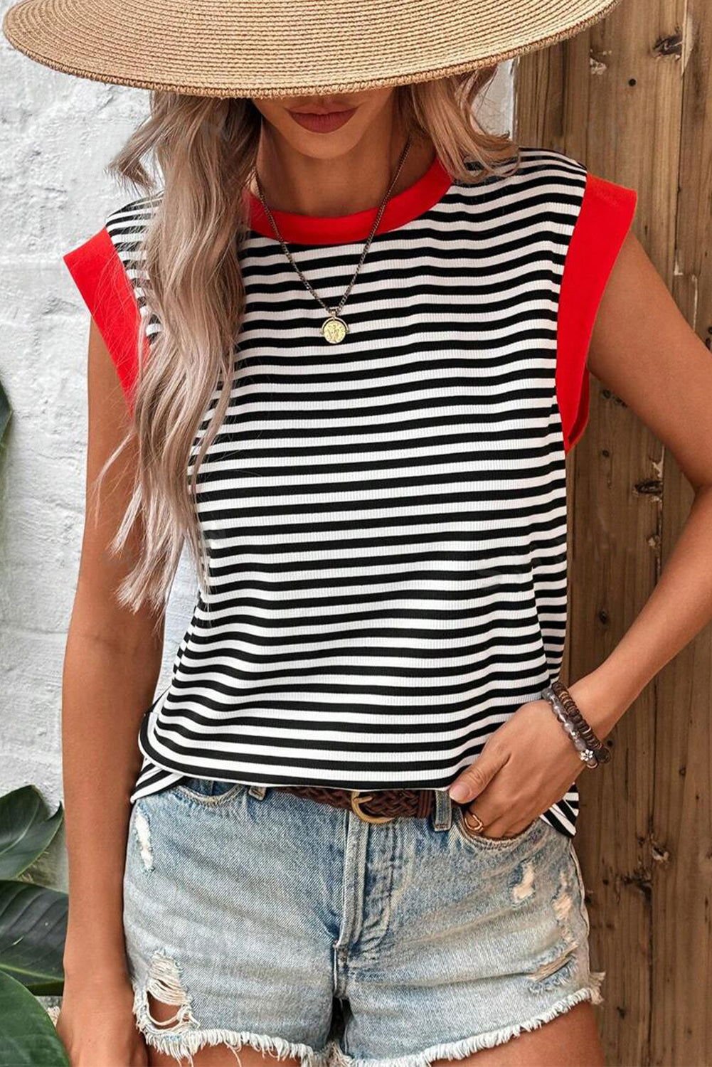 Black Stripe Colorblock Edge Round Neck Sleeveless Top - Vesteeto