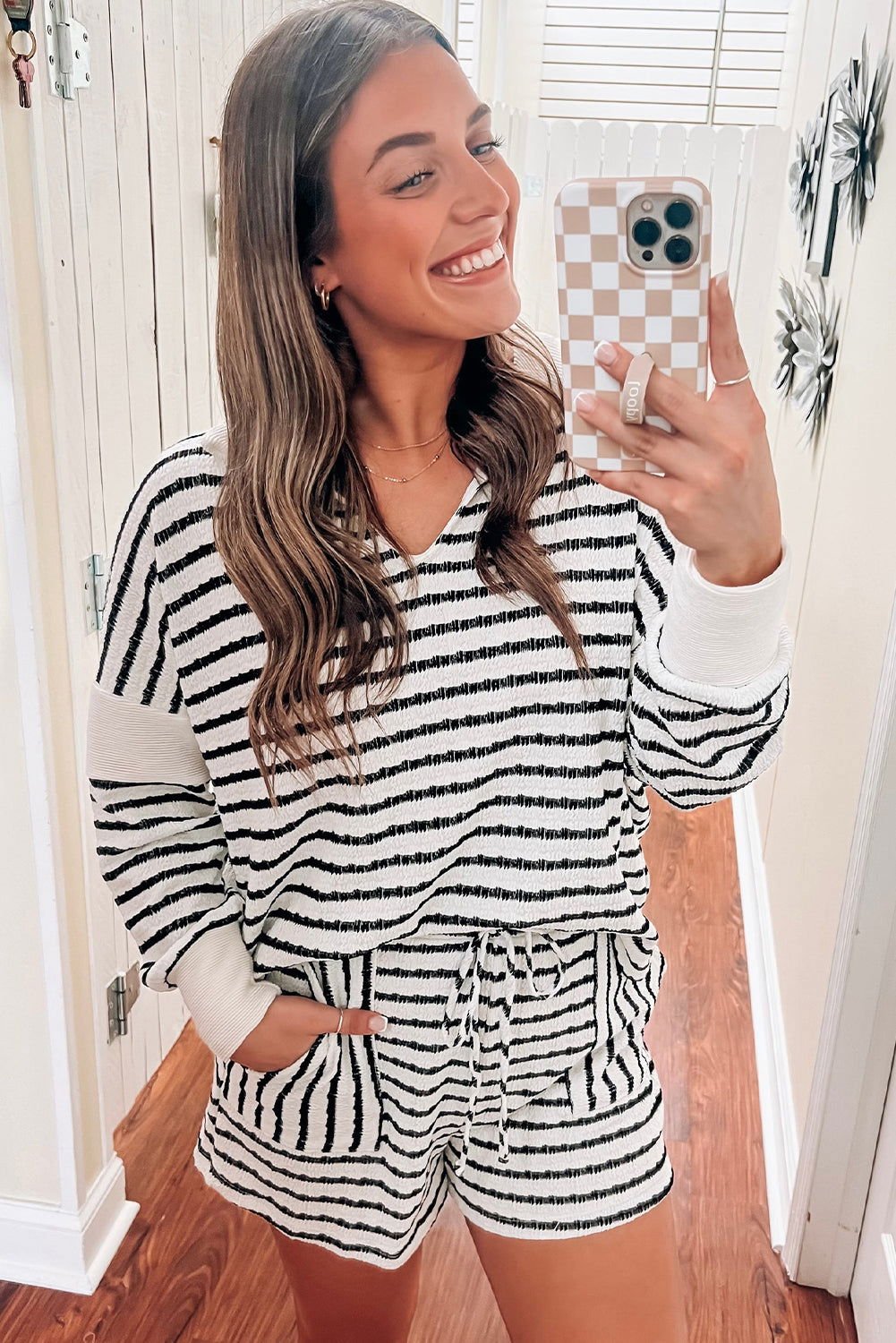 Black Stripe Textured V Neck Long Sleeve Top and Shorts Plus Size Set - Vesteeto