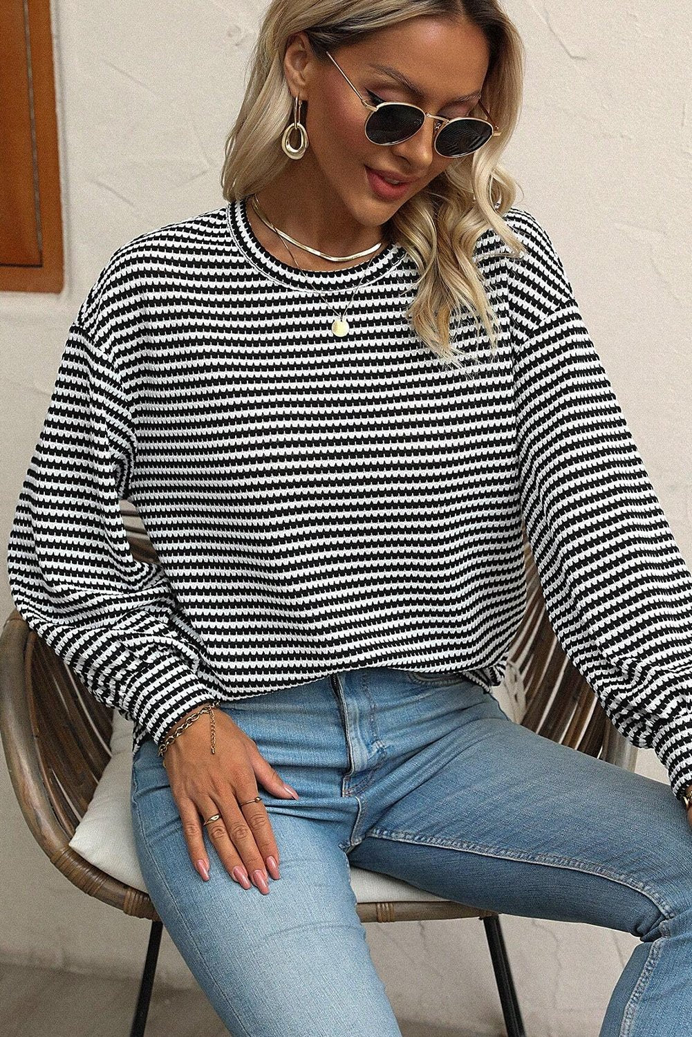 Black Striped Round Neck Drop Shoulder Long Sleeve Top - Vesteeto