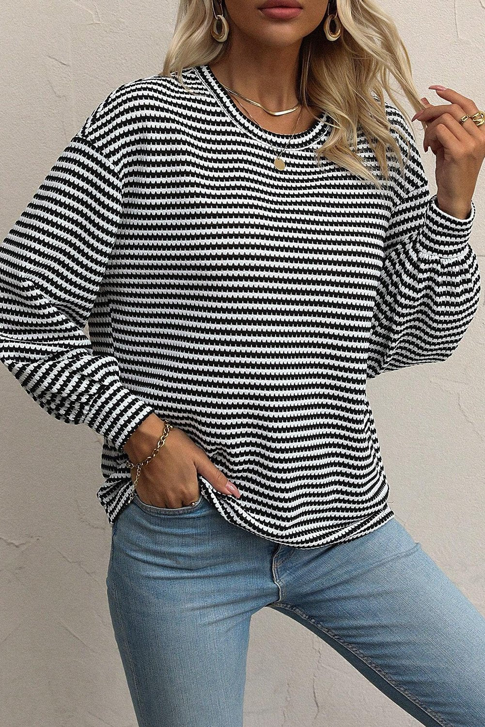 Black Striped Round Neck Drop Shoulder Long Sleeve Top - Vesteeto