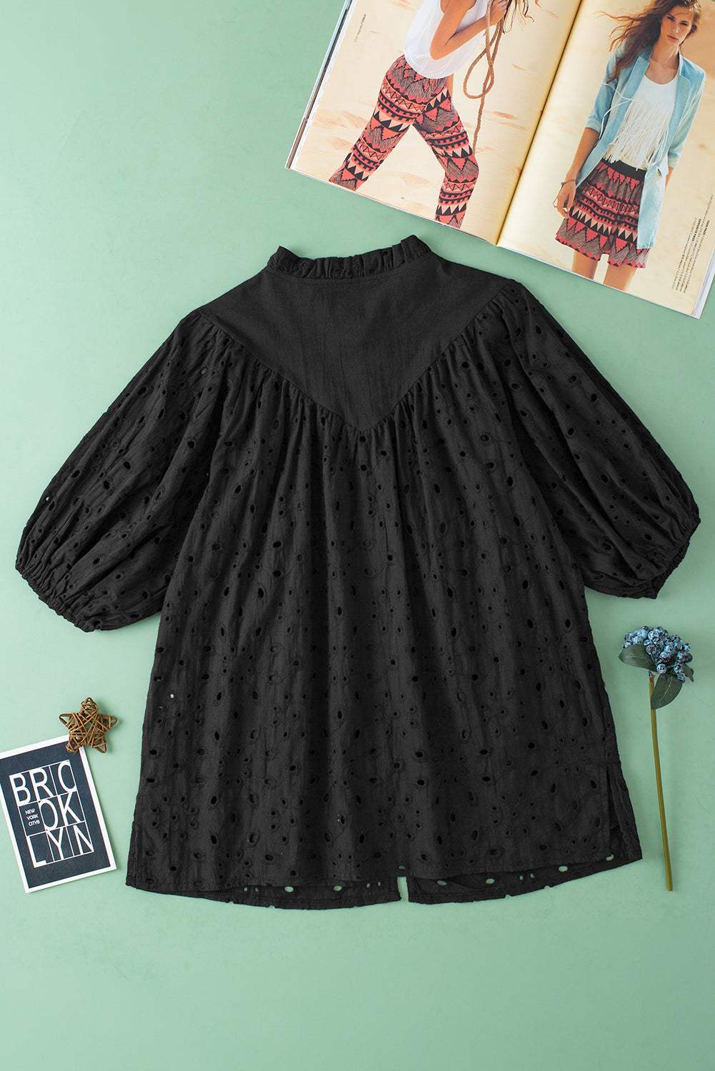 Green Flower Hollow-out Short Puff Sleeve Blouse 