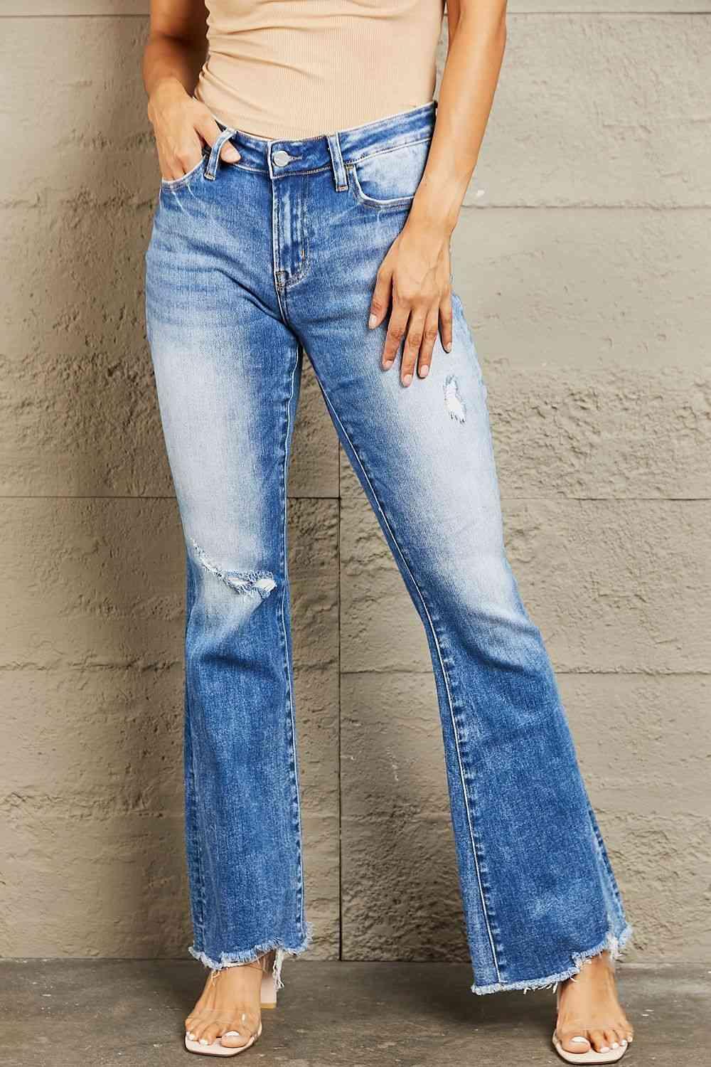 BAYEAS Izzie Mid Rise Bootcut Jeans - Vesteeto