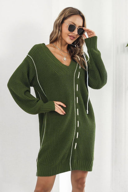 Contrast V-Neck Sweater Dress - Vesteeto