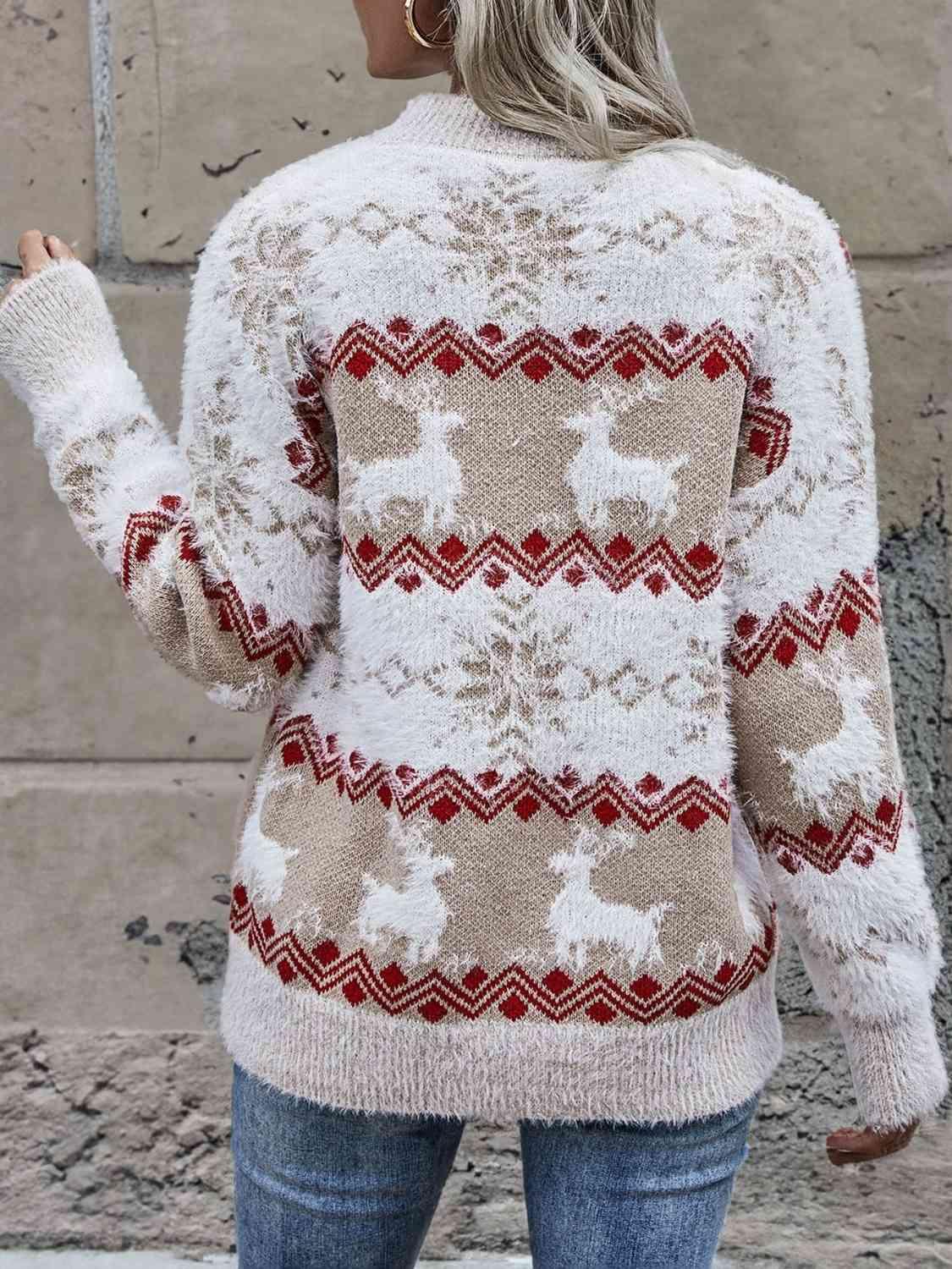Reindeer & Snowflake Round Neck Sweater - Vesteeto