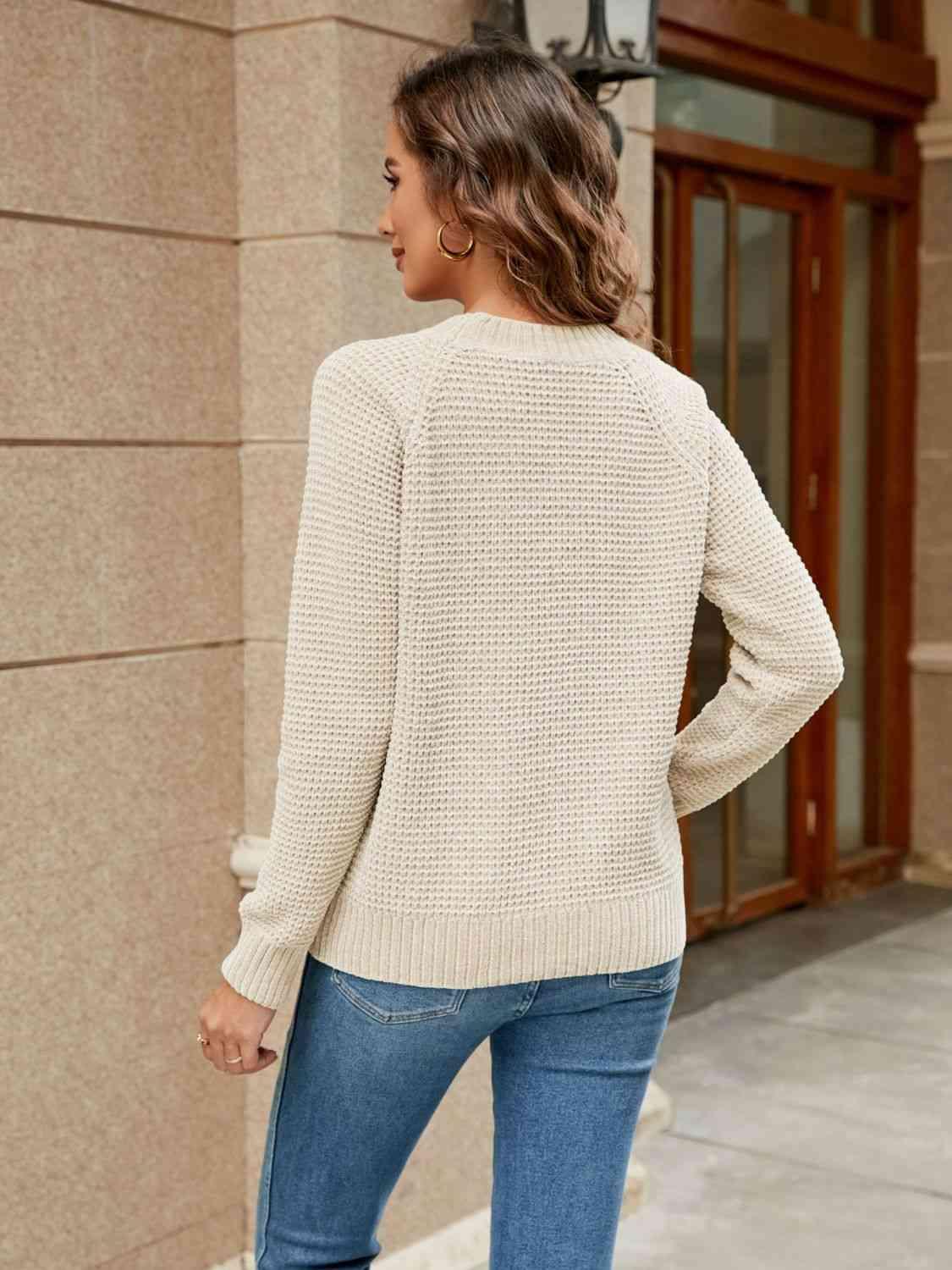 Round Neck Raglan Sleeve Sweater - Vesteeto