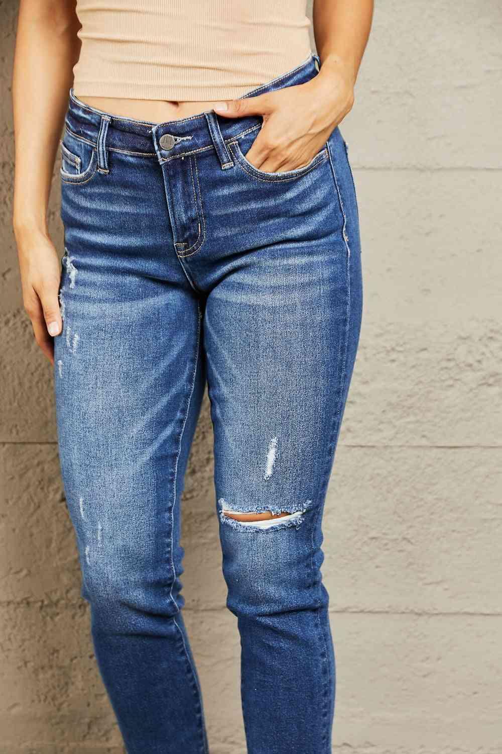 BAYEAS Mid Rise Distressed Slim Jeans - Vesteeto