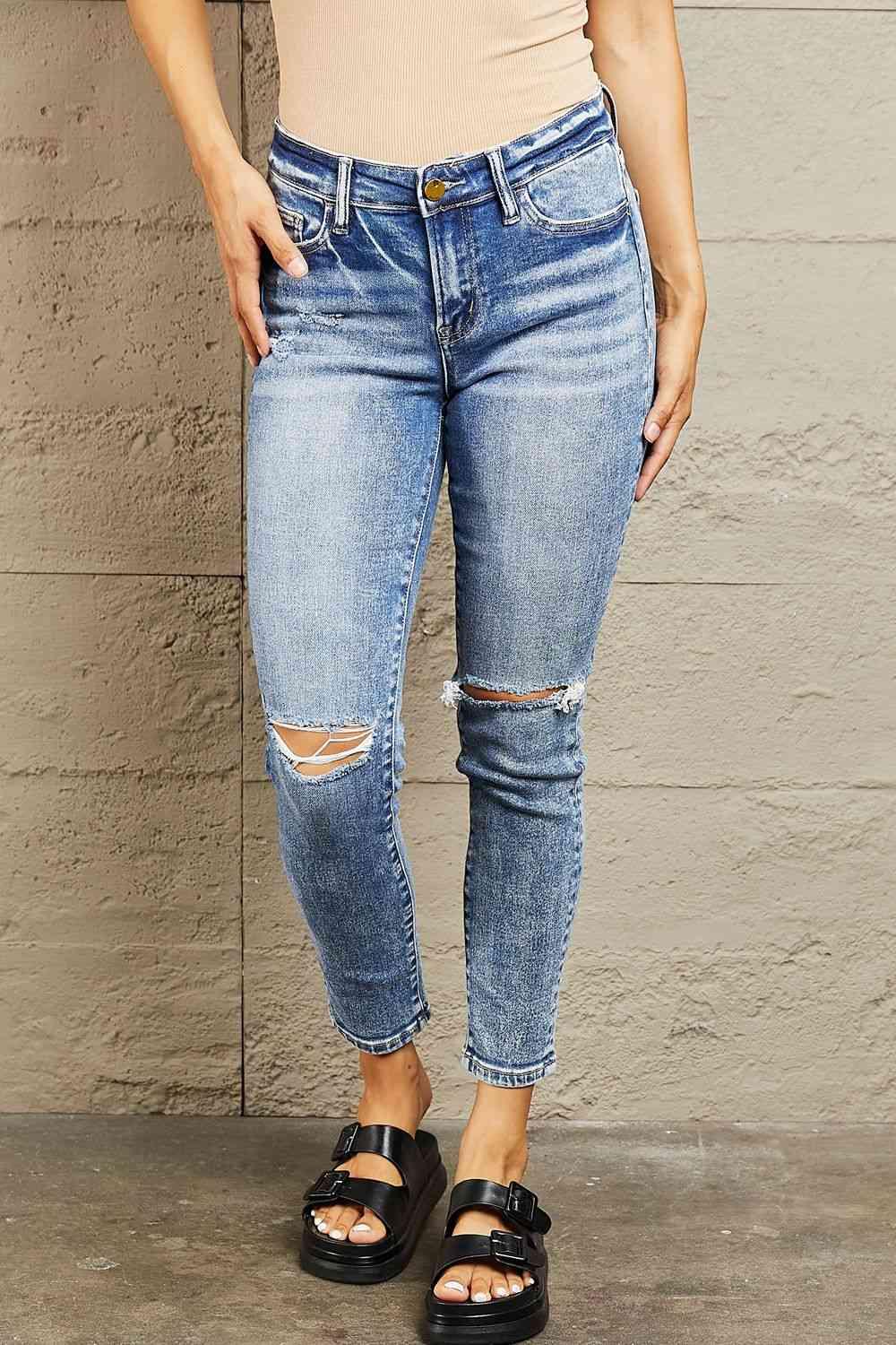 BAYEAS Mid Rise Distressed Skinny Jeans - Vesteeto