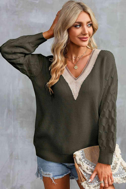 Contrast V-Neck Sweater - Vesteeto