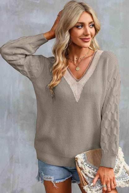 Contrast V-Neck Sweater - Vesteeto